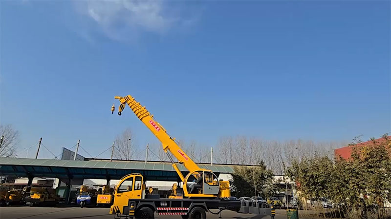Camión grúa de 12T (con asiento giratorio), STSQ12D