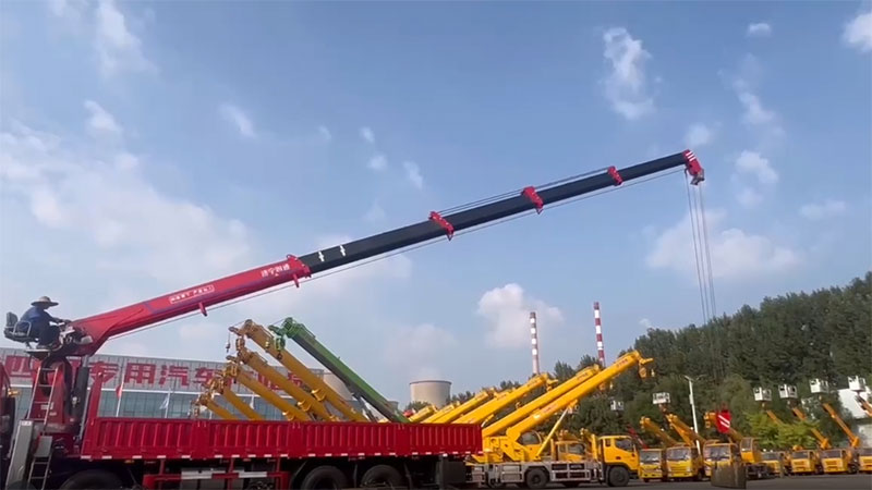 Camión pluma de 12T SST12S5; Grúa montada sobre camión